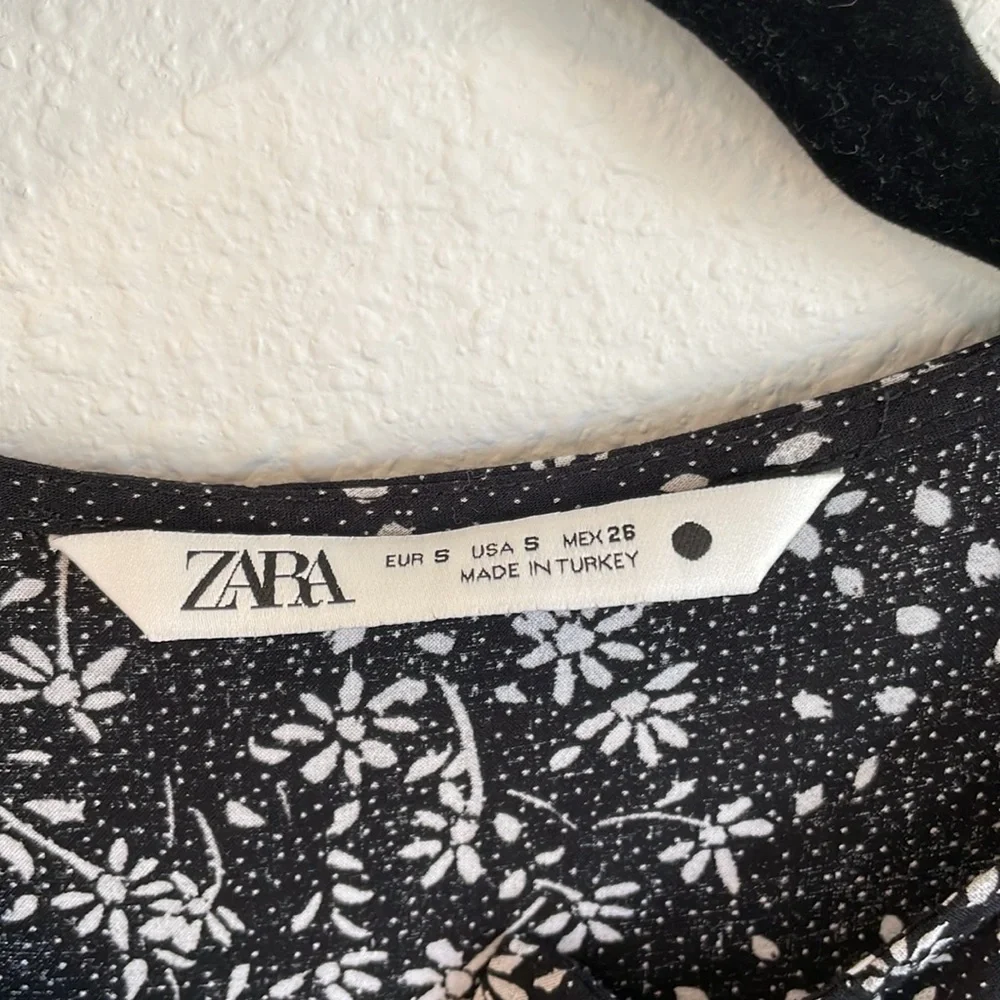 Zara floral dress - Picture 3 of 4